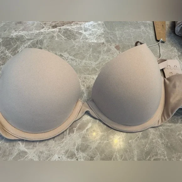 SKIMS FITS EVERYBODY PUSH-UP BRA - Picture 5 of 13